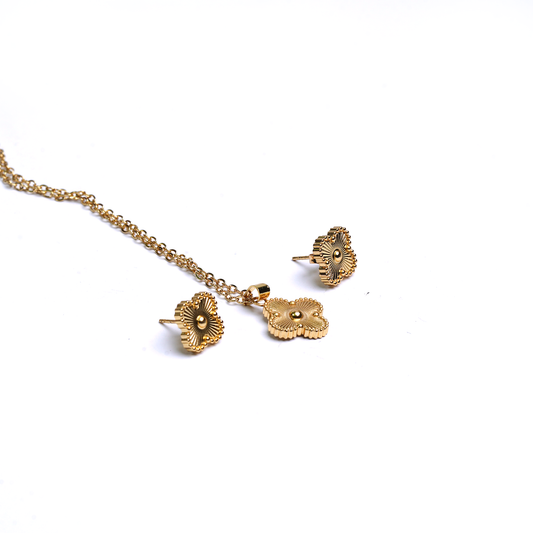 The Radiant Clover Chain