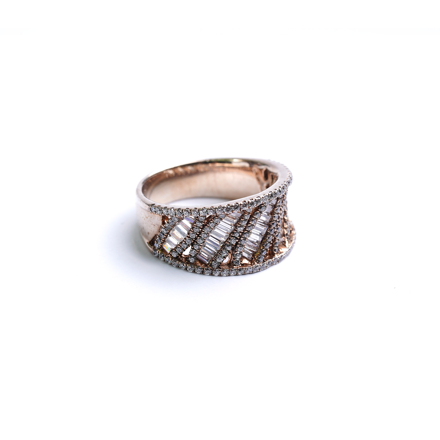 The Majestic Oval Filigree
